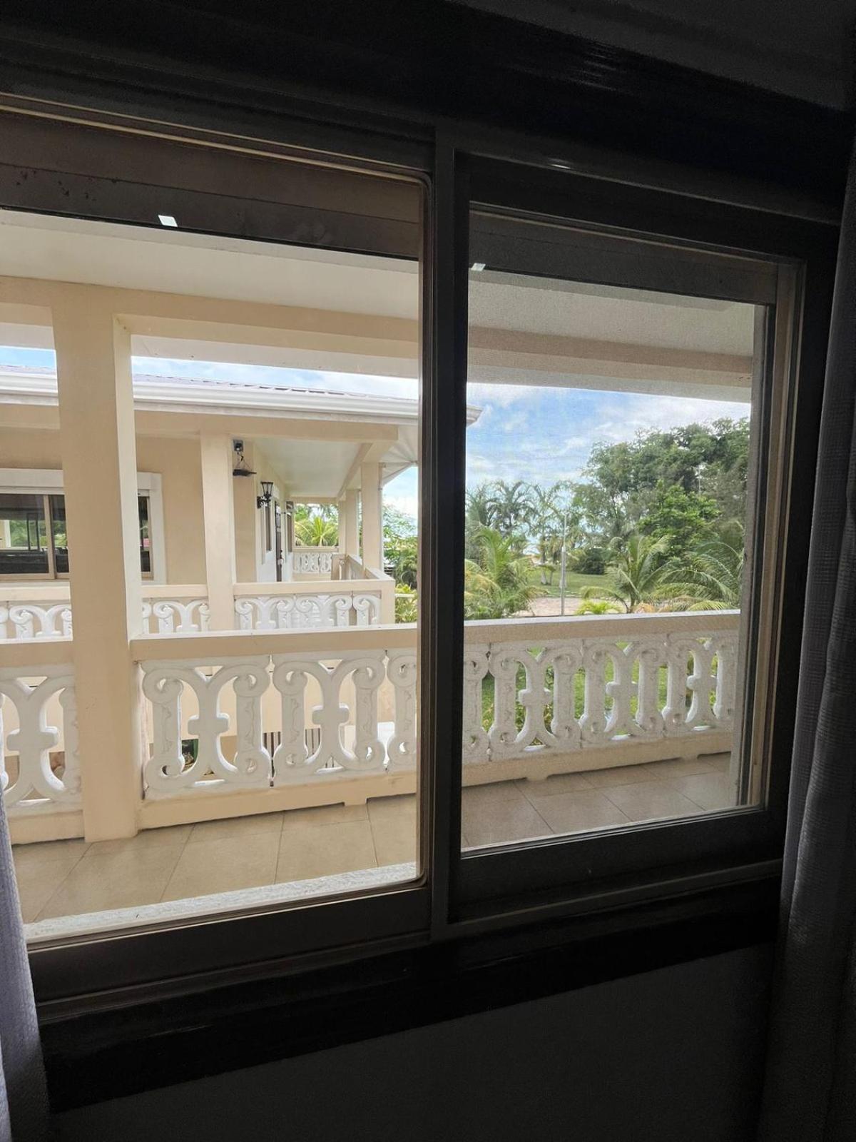 Seaside Chateau Resort 伯利兹城 外观 照片