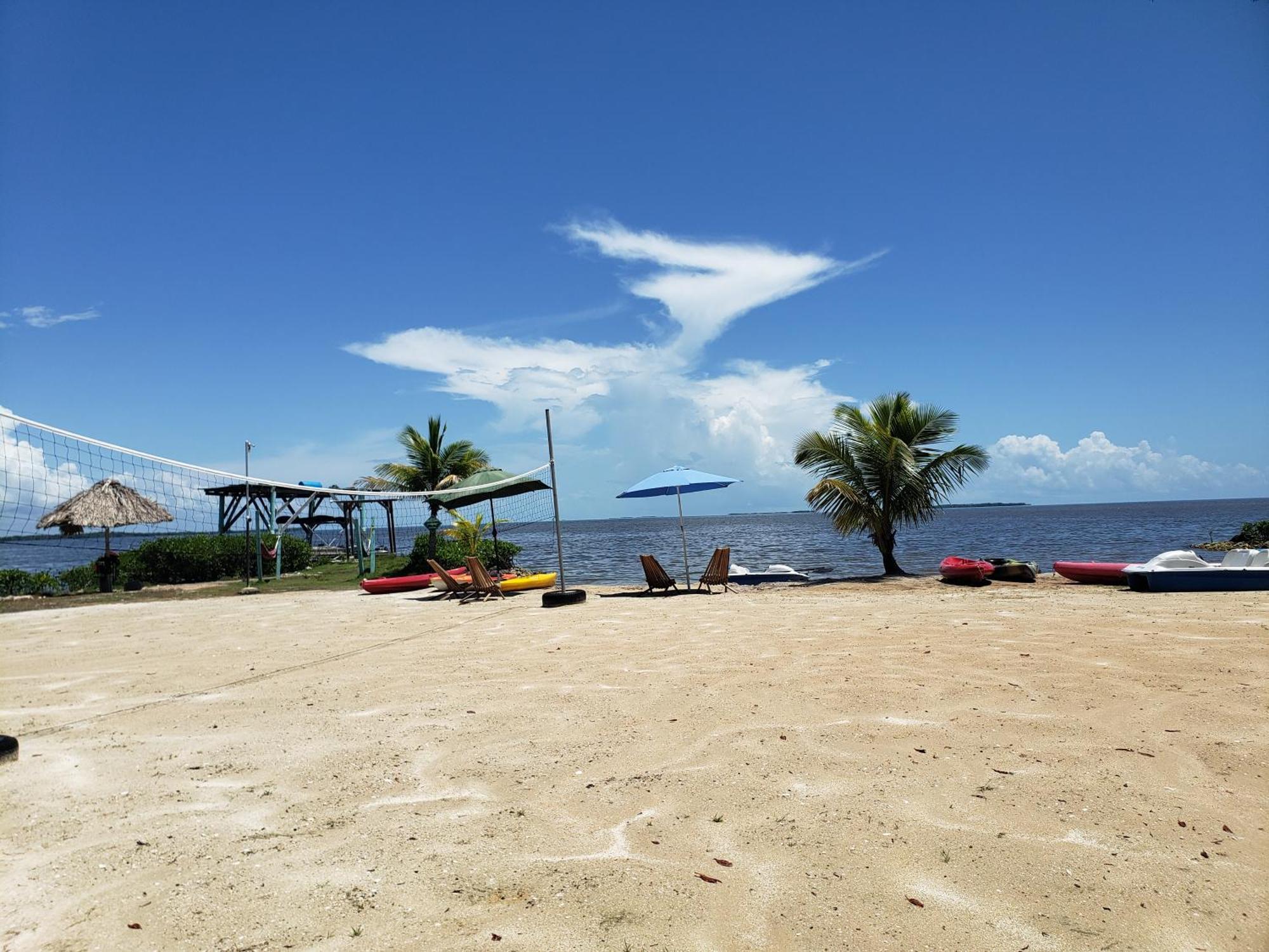 Seaside Chateau Resort 伯利兹城 外观 照片